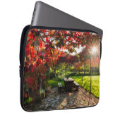 Sonne durch Herbstblätter, Kroatien Laptopschutzhülle (Vorne Rechts)