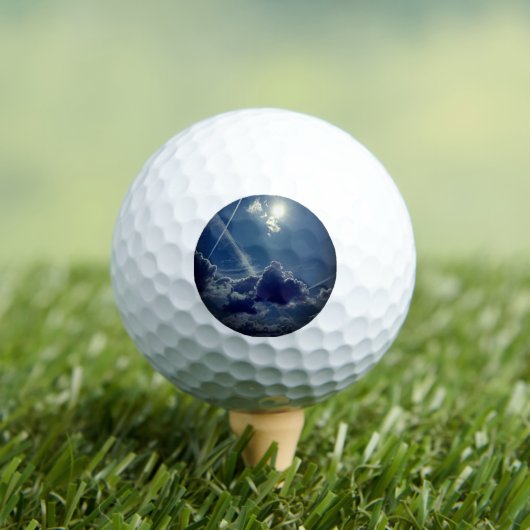 Sonne hinter den Wolken Golfball (Insitu T-Shirt)
