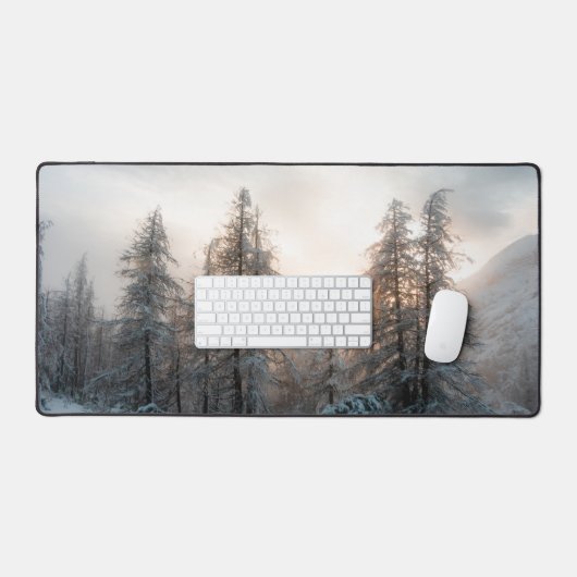 Sonne hinter Fichtenbäumen Schreibtischunterlage (Tastatur & Maus)