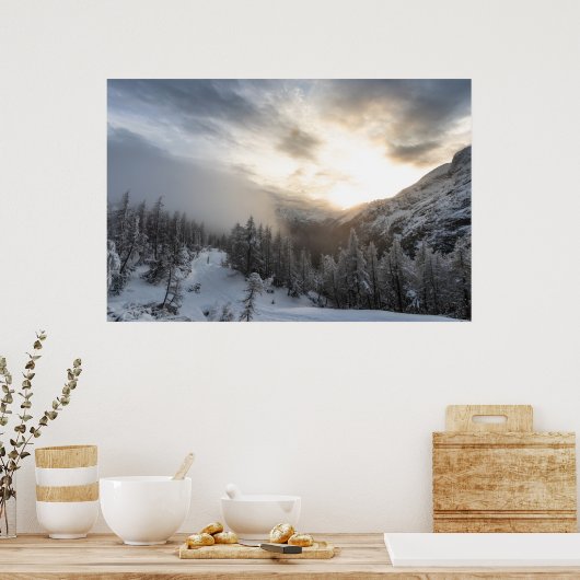 Sonne scheint bei atemberaubender Winterlandschaft Poster (Küche)