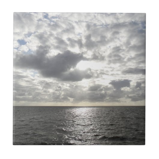 Sonne scheint durch Wolken Fliese (Vorderseite)