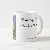 Sonne und Hütten im Herbst - Martha's Weinberg Jumbo-Tasse (Vorderseite Rechts)