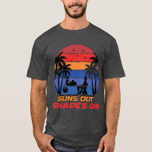 Sonnen, Schatten, Spaß am Strand T-Shirt
