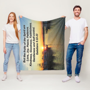 SONNENANLAGE AM SEE DER SPIRITUOSEN FLEECEDECKE