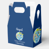 Sonnenastronaut im Weltraum und Cartoon der Erde Geschenkschachtel (Geöffnet)