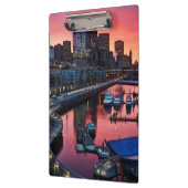 Sonnenaufgang am Pier 66, der unten auf Klemmbrett (Links)