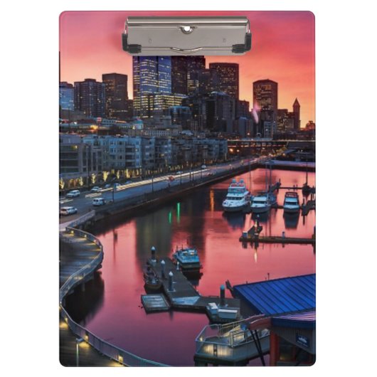 Sonnenaufgang am Pier 66, der unten auf Klemmbrett (Vorderseite)