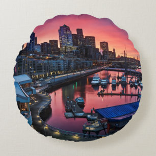 Sonnenaufgang am Pier 66, der unten auf Rundes Kissen