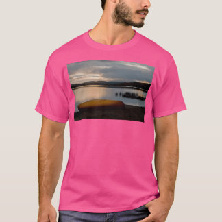 Sonnenaufgang am See von zwei Flüssen Algonquin Pa T-Shirt