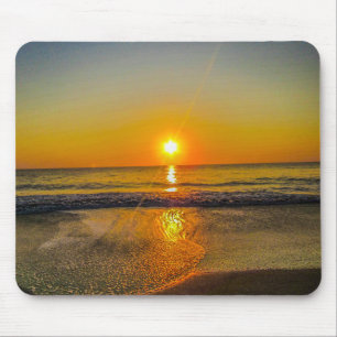 Sonnenaufgang am Strand Mousepad