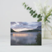 Sonnenaufgang am Swiftcurrent Lake I Postkarte (Stehend Vorderseite)