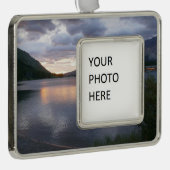 Sonnenaufgang am Swiftcurrent Lake I Rahmen-Ornament Silber (Rechts)