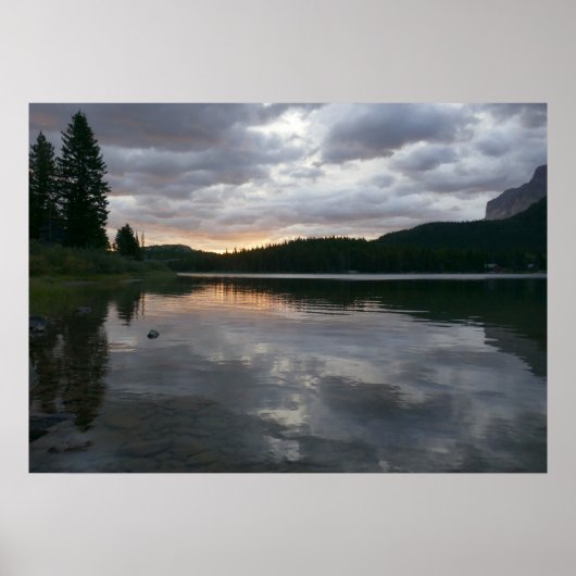 Sonnenaufgang am Swiftcurrent Lake II Poster (Vorne)