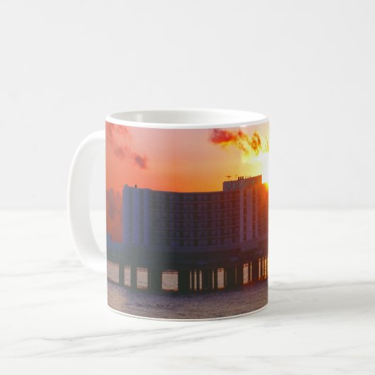 Sonnenaufgang an den Flaggschiff-Hotel-Tassen Kaffeetasse (Vorderseite Links)