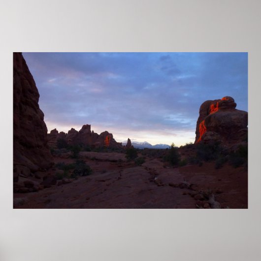 Sonnenaufgang auf dem Windows Trail in Arches Poster (Vorne)