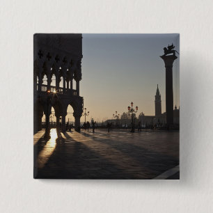 Sonnenaufgang auf der Plaza San Marco Button