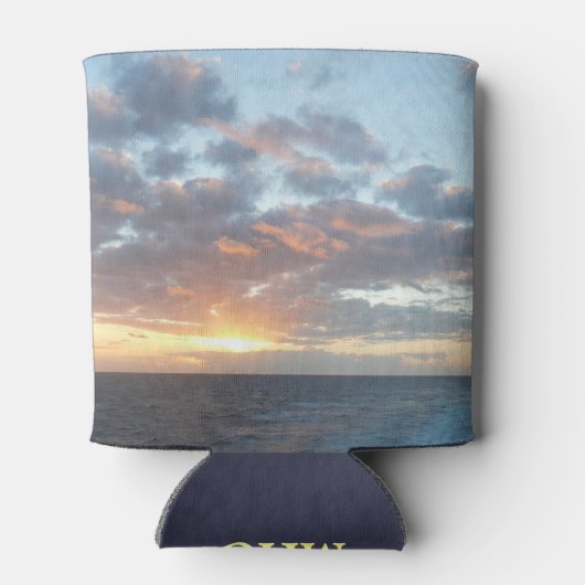 Sonnenaufgang auf See I Pastel Seascape Dosenkühler (Rückseite)