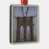 Sonnenaufgang der Brooklyn-Brücken-NYC auf Ornament Aus Metall (Rechts)