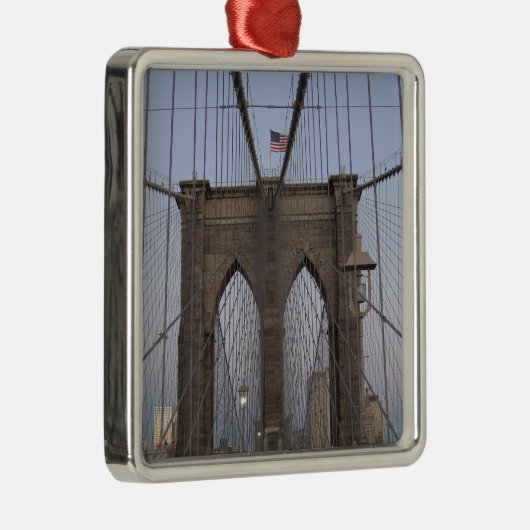 Sonnenaufgang der Brooklyn-Brücken-NYC auf Ornament Aus Metall (Rechts)