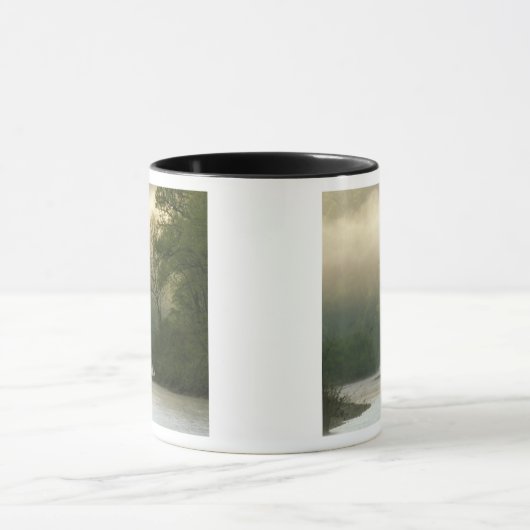 Sonnenaufgang durch Nebel aus Red Bluff, Tasse (Zentrum)