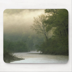 Sonnenaufgang durch Nebel von Red Bluff aus gesehe Mousepad