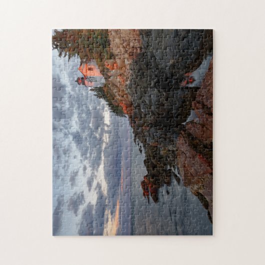 Sonnenaufgang im Bass Harbour Lighthouse in Acadia Puzzle (Vertikal)