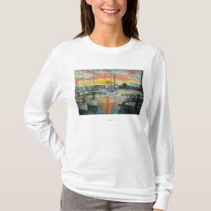 Sonnenaufgang im Hafen T-Shirt