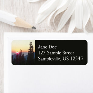 Sonnenaufgang im Wald am Rocky Mountain