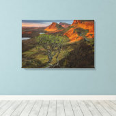 Sonnenaufgang in den Bergen von Quiraing auf Skye, Leinwanddruck (Insitu (Holzboden))