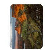 Sonnenaufgang in den Bergen von Quiraing auf Skye, Magnet (Vertikal)