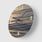 Sonnenaufgang in den Meeresgewässern - Fotografie Runde Wanduhr (Winkel)