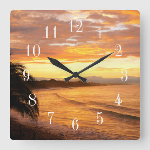 Sonnenaufgang in den Tropen Tropischer Strand Quadratische Wanduhr