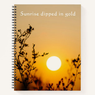 Sonnenaufgang in Gold getaucht Träumerische Natur Notizblock