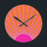 Sonnenaufgang Orange und Hot Pink Preppy Sunshine Runde Wanduhr<br><div class="desc">Sun Print - heiß rosa und orange - Sonnenschein,  Moderner Abstrakt geometrischer Sonnenaufgang.</div>