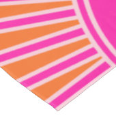 Sonnenaufgang Orange und Hot Pink Preppy Sunshine Tischdecke (Schrägansicht)