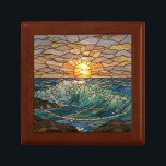 Sonnenaufgang Ozeanwellen verkleidete gläserne Ill Erinnerungskiste<br><div class="desc">Ein wunderschöner Sonnenaufgang über den Ozeanwellen in einem farbigen Glas-Täuschungseffekt mit juwelierten Wellen. Ein Geschenk für alle,  die Natur und Ozean Lieben,  eine dekorative Box für Sie Kaffee-Tisch,  oder um Ihre Schmuck und Schätze zu speichern.</div>