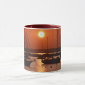 Sonnenaufgang-Segelboot-Tasse Tasse (Zentrum)