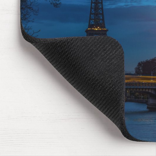 Sonnenaufgang über dem Eiffelturm - Paris, Frankre Mousepad (Ecke)