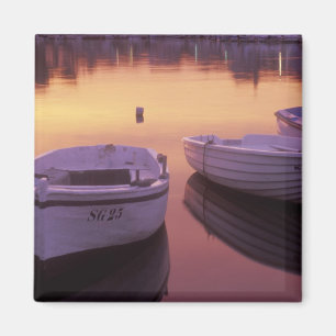 Sonnenaufgang über dem Hafen von Stari Grad mit Fi Magnet