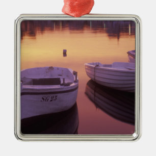 Sonnenaufgang über dem Hafen von Stari Grad mit Fi Ornament Aus Metall