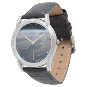 Sonnenaufgang über dem philippinischen Meer mit la Armbanduhr