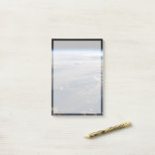 Sonnenaufgang über dem philippinischen Meer mit la Post-it Klebezettel (Auf Schreibtisch)