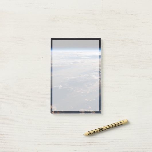 Sonnenaufgang über dem philippinischen Meer mit la Post-it Klebezettel (Auf Schreibtisch)