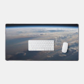 Sonnenaufgang über dem philippinischen Meer mit la Schreibtischunterlage (Tastatur & Maus)