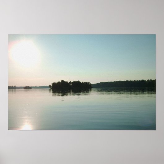 Sonnenaufgang über dem ruhigen See Poster (Vorne)