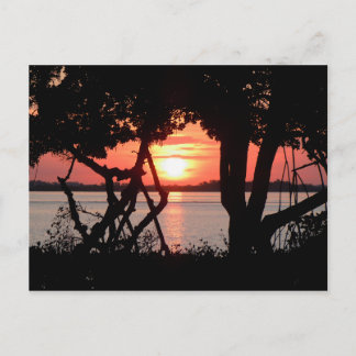 Sonnenaufgang über der Bucht Postkarte