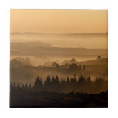 Sonnenaufgang über der malerischen Landschaft der Fliese (Vorderseite)