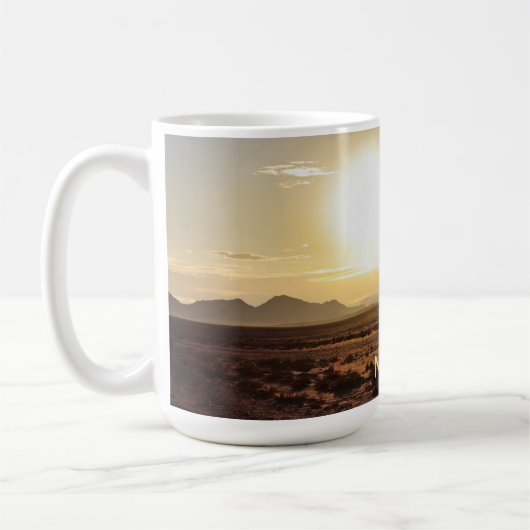 Sonnenaufgang über der Wüstenlandschaft Namib Kaffeetasse (Links)