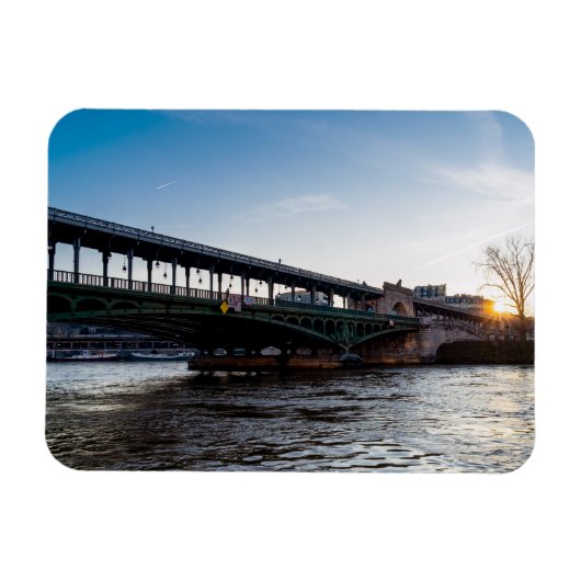 Sonnenaufgang über die Brücke Bir-Hakeim im Winter Magnet (Horizontal)
