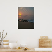 Sonnenaufgang über einem Felsvorsprung am Meer Poster (Küche)